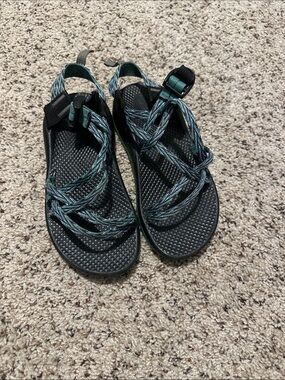 Chaco size 3 Teal and Black Strappy Outdoor Sandals